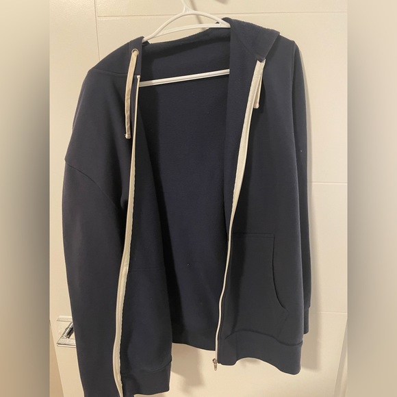 Oversized hoodie! Dark blue in good condition :) - Picture 3 of 3